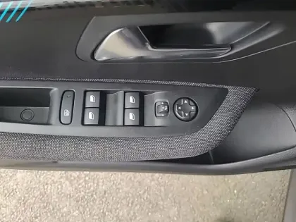 Photo 20 Peugeot 208 Gén. II Ph1 NG Style 5