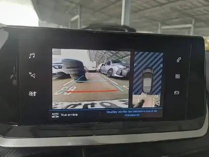 Photo 59 Peugeot 208  PureTech 100 S&S EAT8