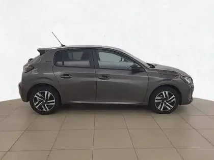 Photo 92 Peugeot 208  PureTech 100 S&S EAT8