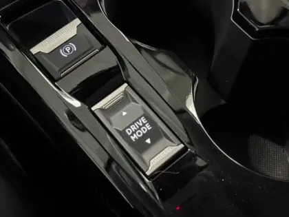 Photo 84 Peugeot 208  Electrique 54 kWh 156ch