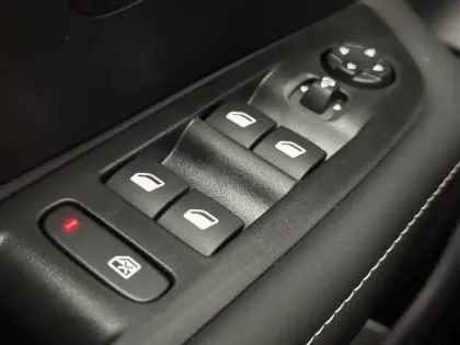 Photo 72 Peugeot 208  Electrique 54 kWh 156ch