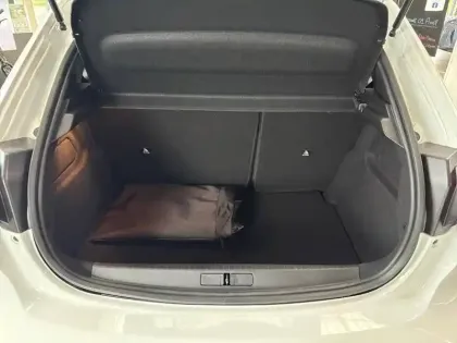 Photo 34 Peugeot 208  Electrique 54 kWh 156ch