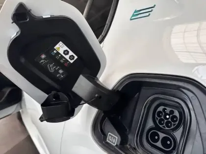 Photo 57 Peugeot 208  Electrique 54 kWh 156ch