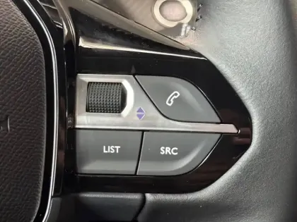 Photo 77 Peugeot 208  Electrique 54 kWh 156ch