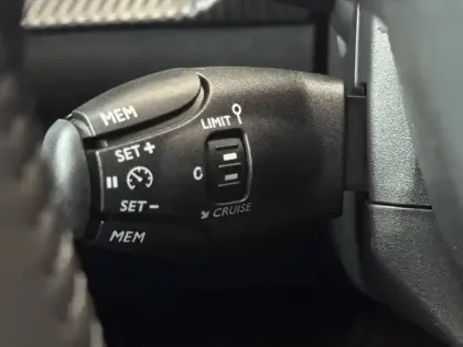 Photo 46 Peugeot 208  Electrique 54 kWh 156ch