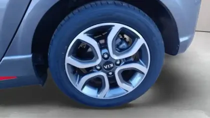 Photo 10 Kia Picanto Gén. III Ph2 GT Line 5