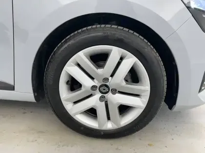 Photo 29 Renault Clio Gén. V (BJA) Ph2 Evolution 5