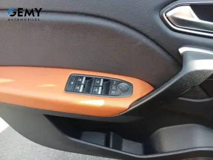 Photo 14 Renault Captur  TCe 130 EDC FAP