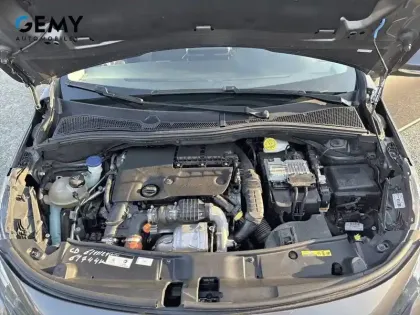 Photo 11 Peugeot 2008 Gén. I Ph2 Allure 5