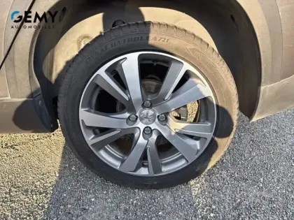 Photo 10 Peugeot 2008 Gén. I Ph2 Allure 5