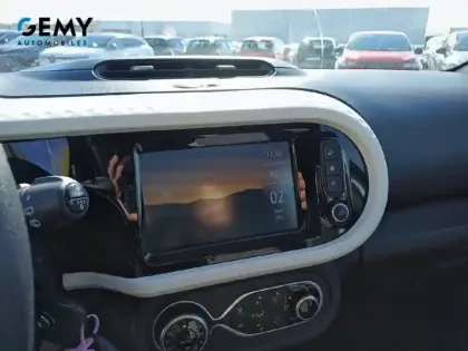 Photo 13 Renault Twingo  III Achat Intégral - 21