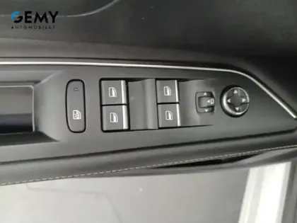 Photo 13 Peugeot 3008  Hybrid 225 e-EAT8