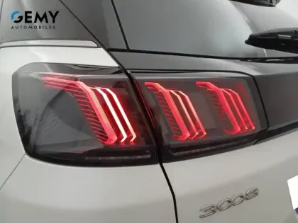 Photo 23 Peugeot 3008  Hybrid 225 e-EAT8