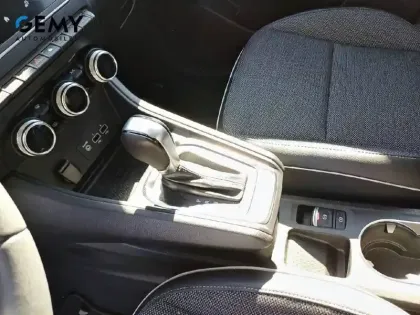 Photo 11 Renault Captur  E-Tech 145 - 21