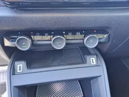 Photo 19 Citroën C4 e- 156 ch autonomie étendue