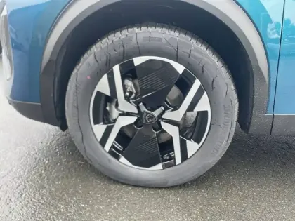 Photo 12 Peugeot 2008  Hybrid 145 e-DCS6