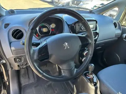 Photo 8 Peugeot Ion  Electrique