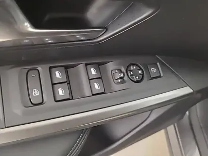 Photo 114 Peugeot 3008  Hybrid 136 e-DCS6