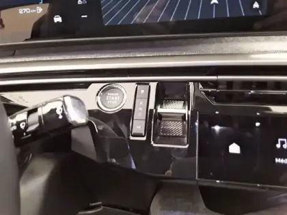 Photo 13 Peugeot 3008  Hybrid 136 e-DCS6