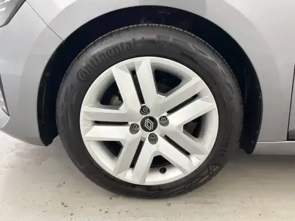 Photo 27 Renault Clio Gén. V (BJA) Ph2 Evolution 5