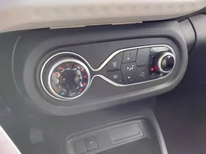 Photo 22 Renault Twingo  III Achat Intégral - 21