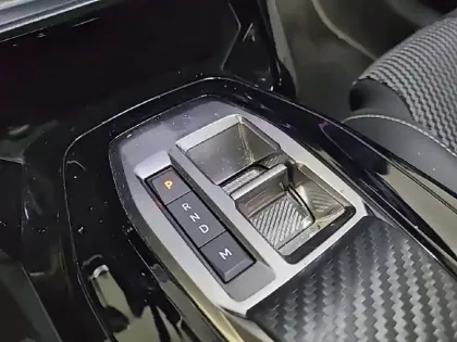 Photo 13 Peugeot 208  Hybrid 110 e-DCS6