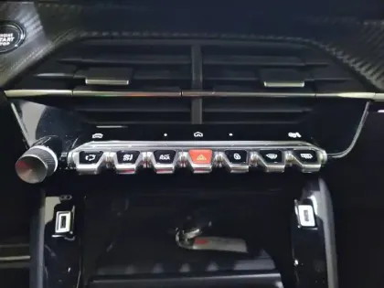Photo 88 Peugeot 208  Hybrid 110 e-DCS6