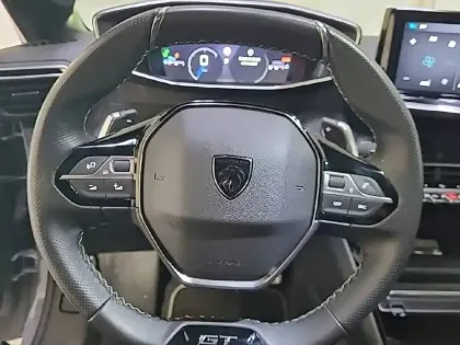 Photo 8 Peugeot 208  Hybrid 110 e-DCS6