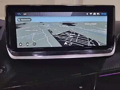 Photo 18 Peugeot 208  Hybrid 110 e-DCS6