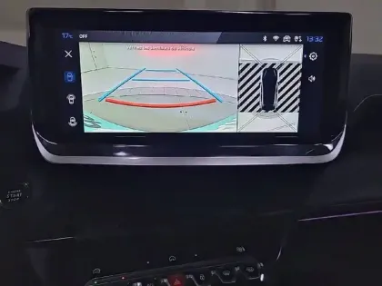 Photo 19 Peugeot 208  Hybrid 110 e-DCS6