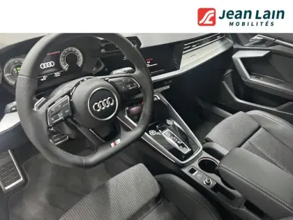 Photo 10 Audi A3  Sportback TFSI e Hybride rechargeable 204 S tronic 6