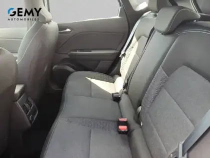 Photo 9 Renault Captur  E-Tech full hybrid 145 ch