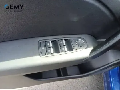Photo 13 Renault Captur  E-Tech full hybrid 145 ch