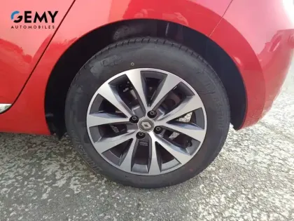 Photo 28 Renault Clio Gén. V (BJA) Ph1 Intens 5