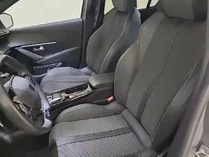 Photo 10 Peugeot 208  Hybrid 110 e-DCS6