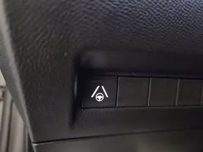 Photo 125 Peugeot 208  Hybrid 110 e-DCS6