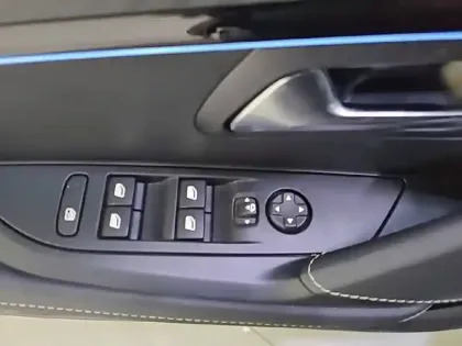 Photo 29 Peugeot 208  Hybrid 110 e-DCS6