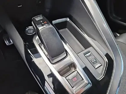 Photo 13 Peugeot 3008  Hybrid 225 e-EAT8