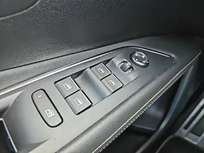 Photo 20 Peugeot 3008  Hybrid 225 e-EAT8