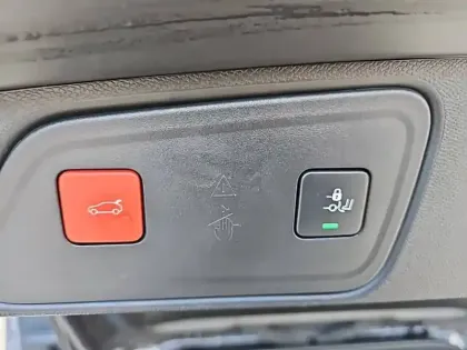 Photo 24 Peugeot 3008  Hybrid 225 e-EAT8