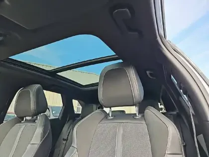 Photo 23 Peugeot 3008  Hybrid 225 e-EAT8