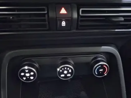 Photo 48 Citroën C3 Gén. IV Ph1 PLUS 5