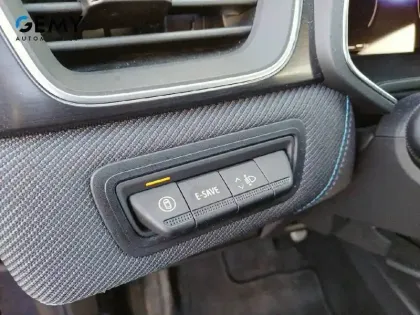 Photo 16 Renault Captur  E-Tech full hybrid 145 ch