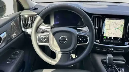 Photo 11 Volvo V60 Gén. II Ph1 NG2 Plus Style Dark 5