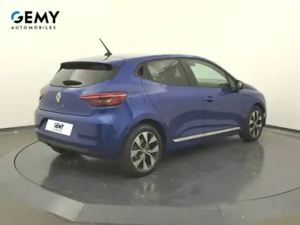 Photo 47 Renault Clio  E-Tech full hybrid 145