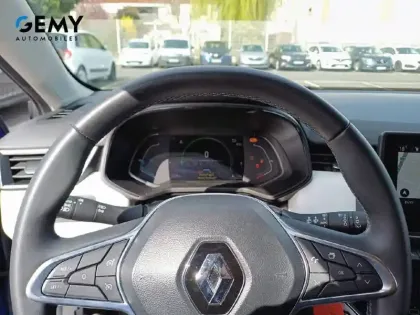 Photo 13 Renault Clio  E-Tech full hybrid 145