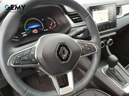 Photo 12 Renault Captur  E-Tech full hybrid 145