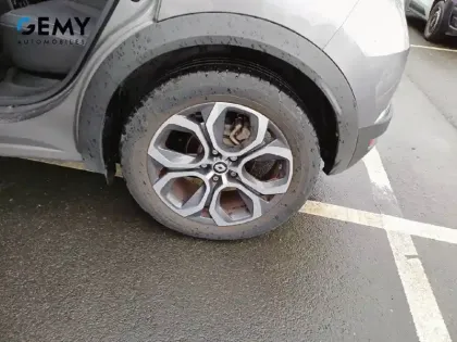 Photo 10 Renault Captur  E-Tech full hybrid 145