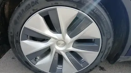 Photo 36 Tesla Model Y Gén. I Ph1 Standard 5