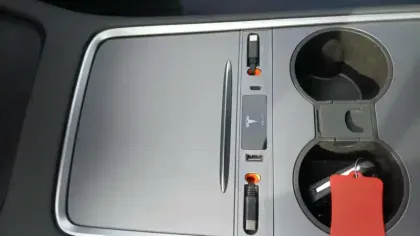 Photo 41 Tesla Model Y Gén. I Ph1 Standard 5